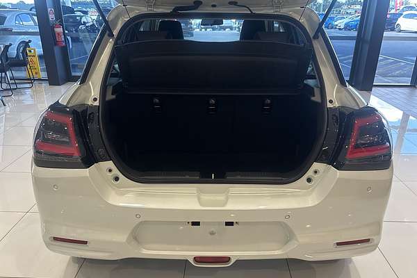2024 Suzuki Swift Hybrid Plus UZ