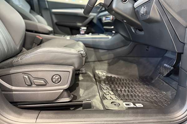 2023 Audi Q5 40 TDI FY
