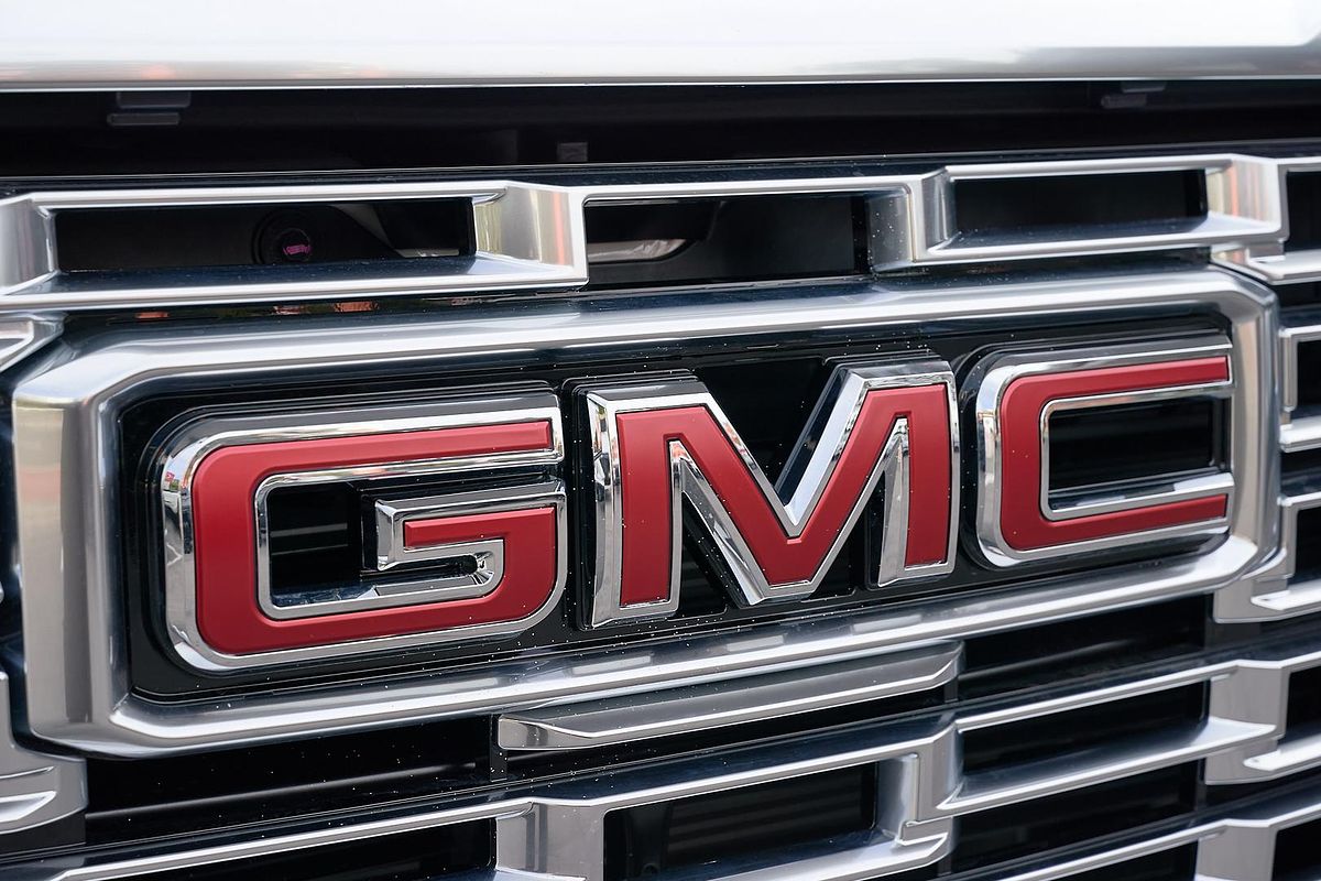 2025 GMC Yukon Denali T1