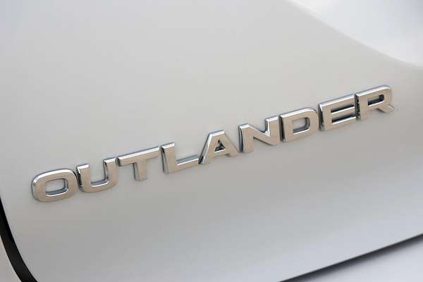 2022 Mitsubishi Outlander PHEV Exceed Tourer ZM