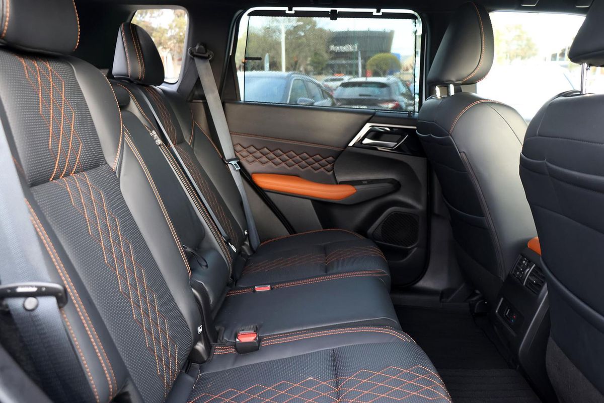 2022 Mitsubishi Outlander PHEV Exceed Tourer ZM