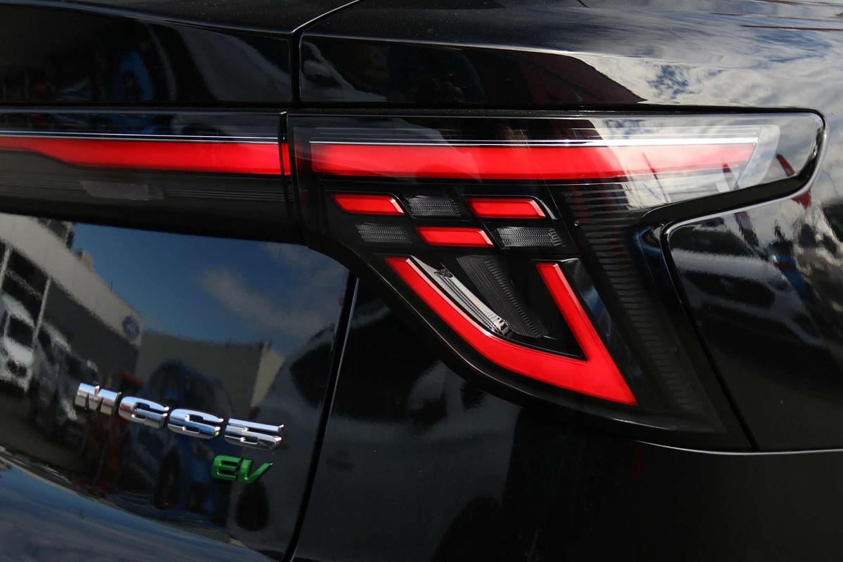 2025 MG MGS5 EV Essence 62 ZS3EM
