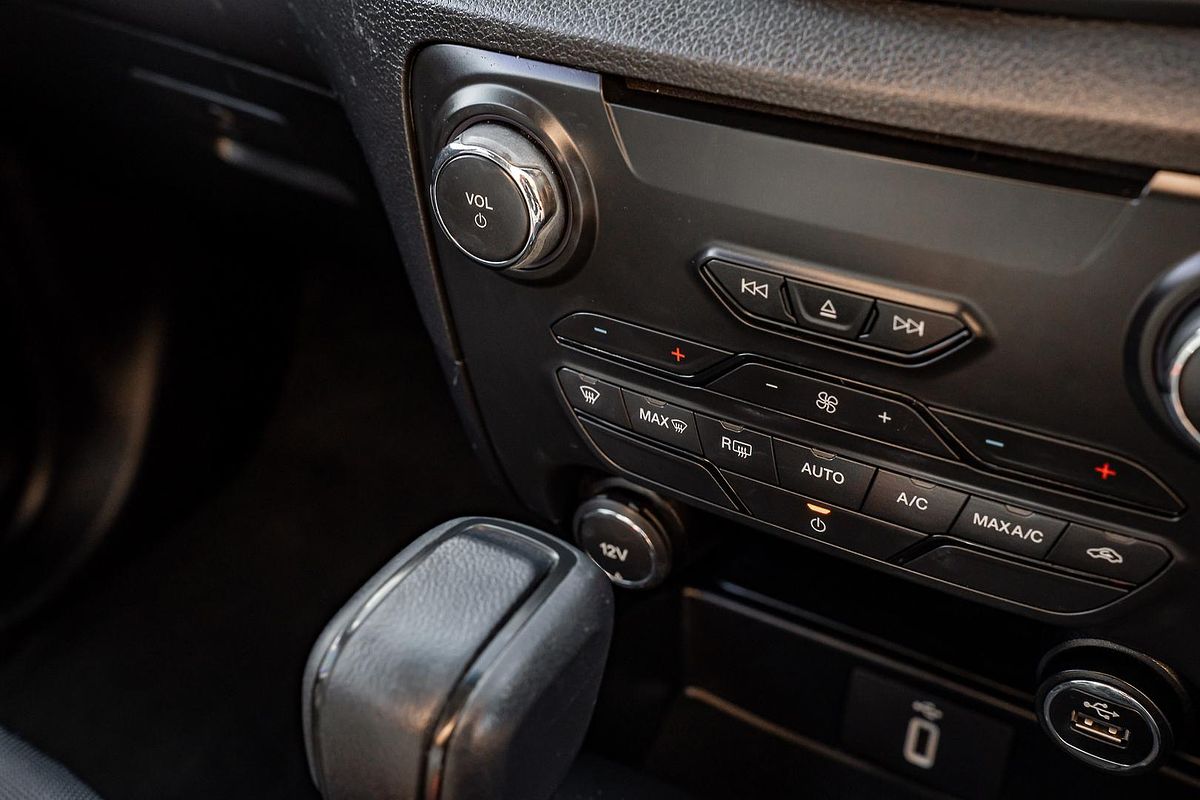 2018 Ford Everest Ambiente UA II 3.2L