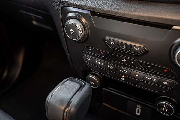 2018 Ford Everest Ambiente UA II 3.2L