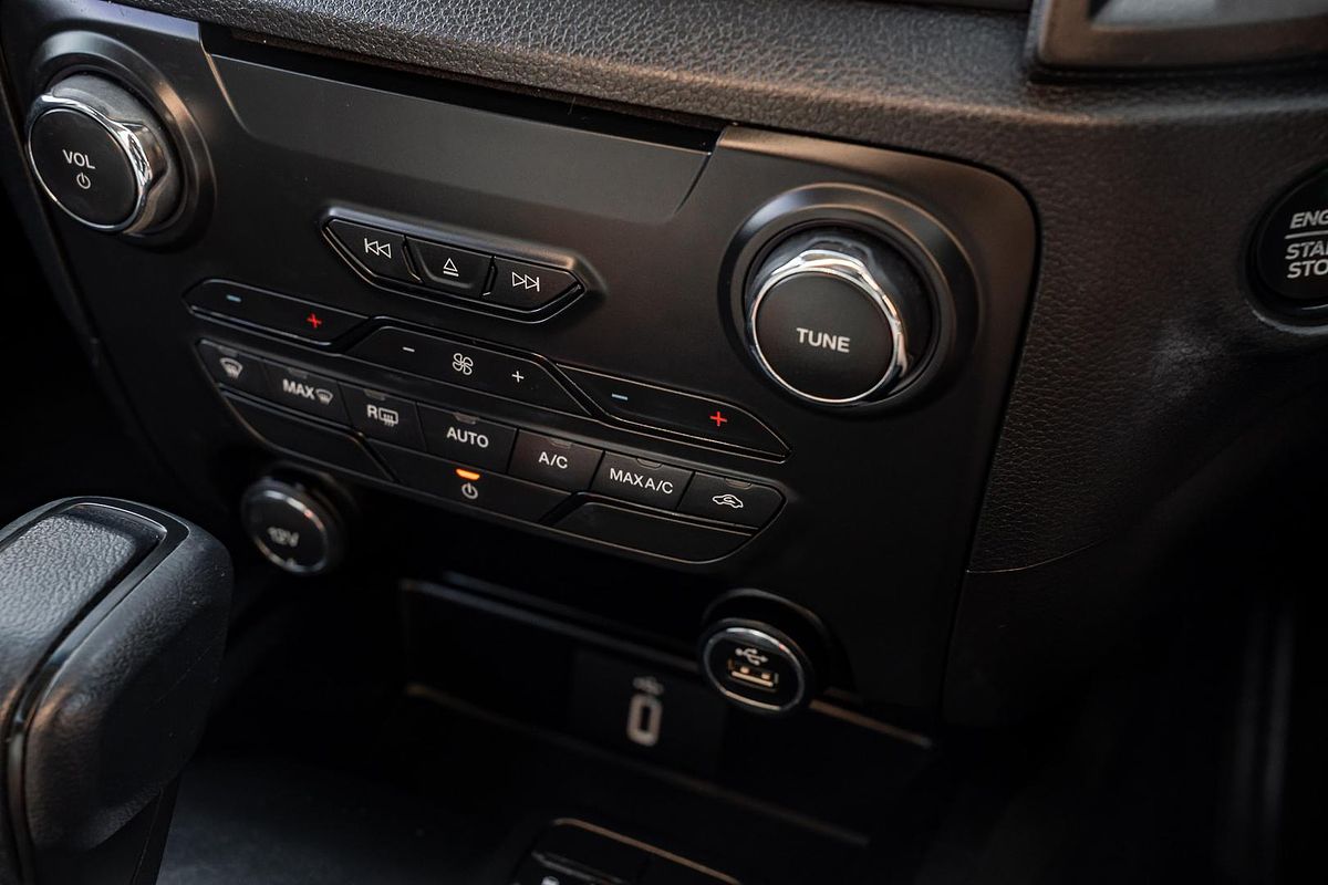 2018 Ford Everest Ambiente UA II 3.2L