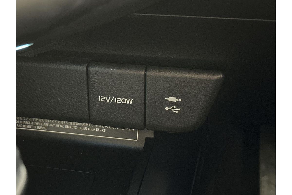 2018 Toyota Camry SX ASV70R