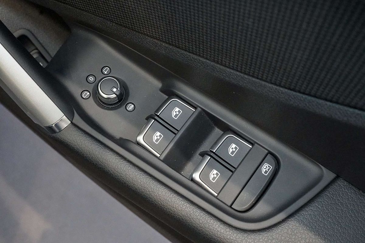2024 Audi Q2 40 TFSI S line GA