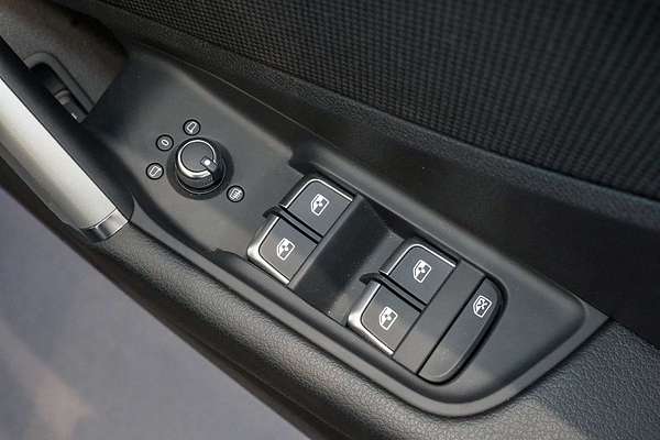 2024 Audi Q2 40 TFSI S line GA
