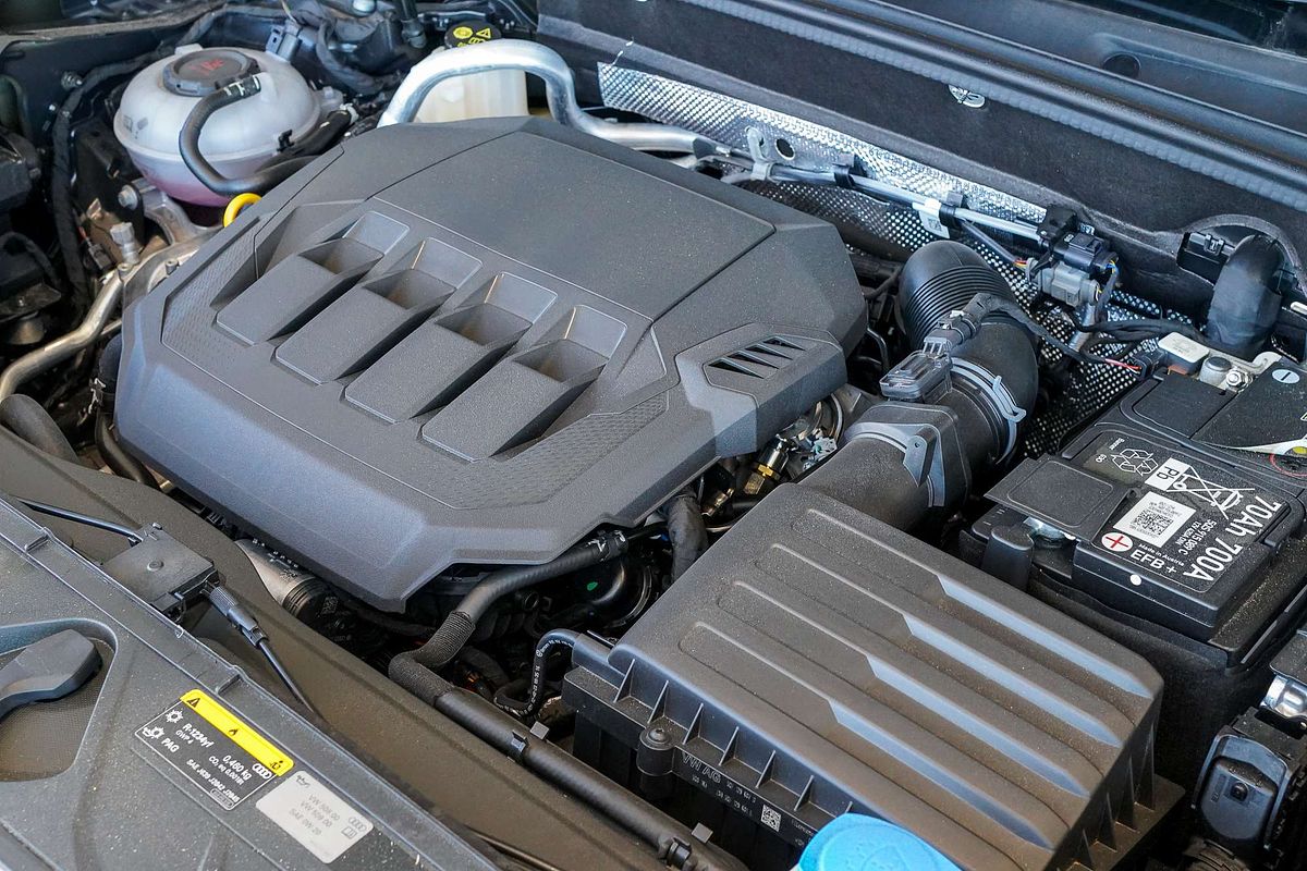 2024 Audi Q2 40 TFSI S line GA
