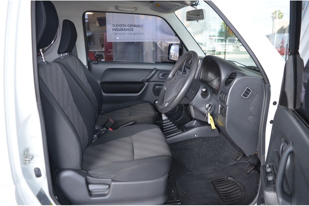 2015 Suzuki Jimny Sierra SN413 T6