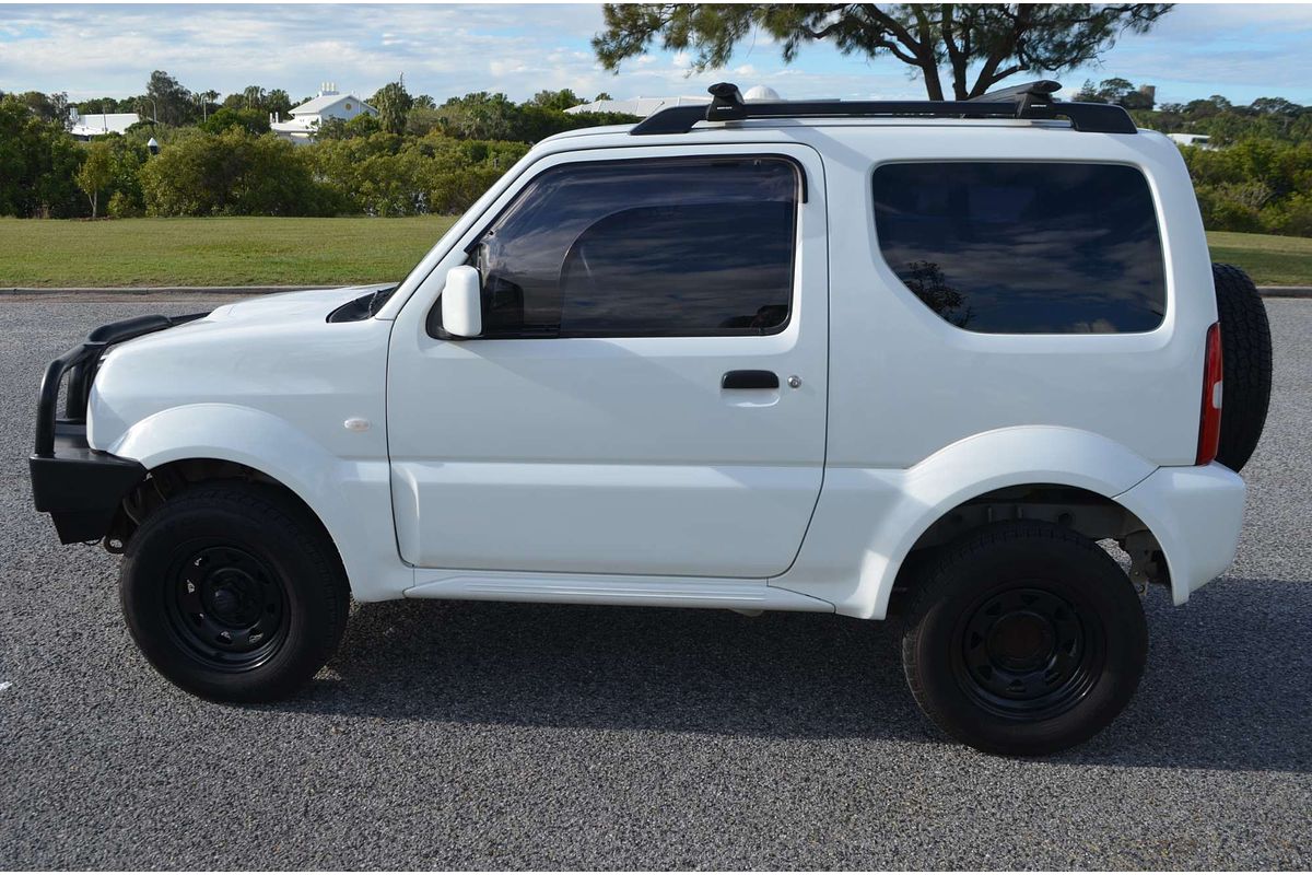 2015 Suzuki Jimny Sierra SN413 T6