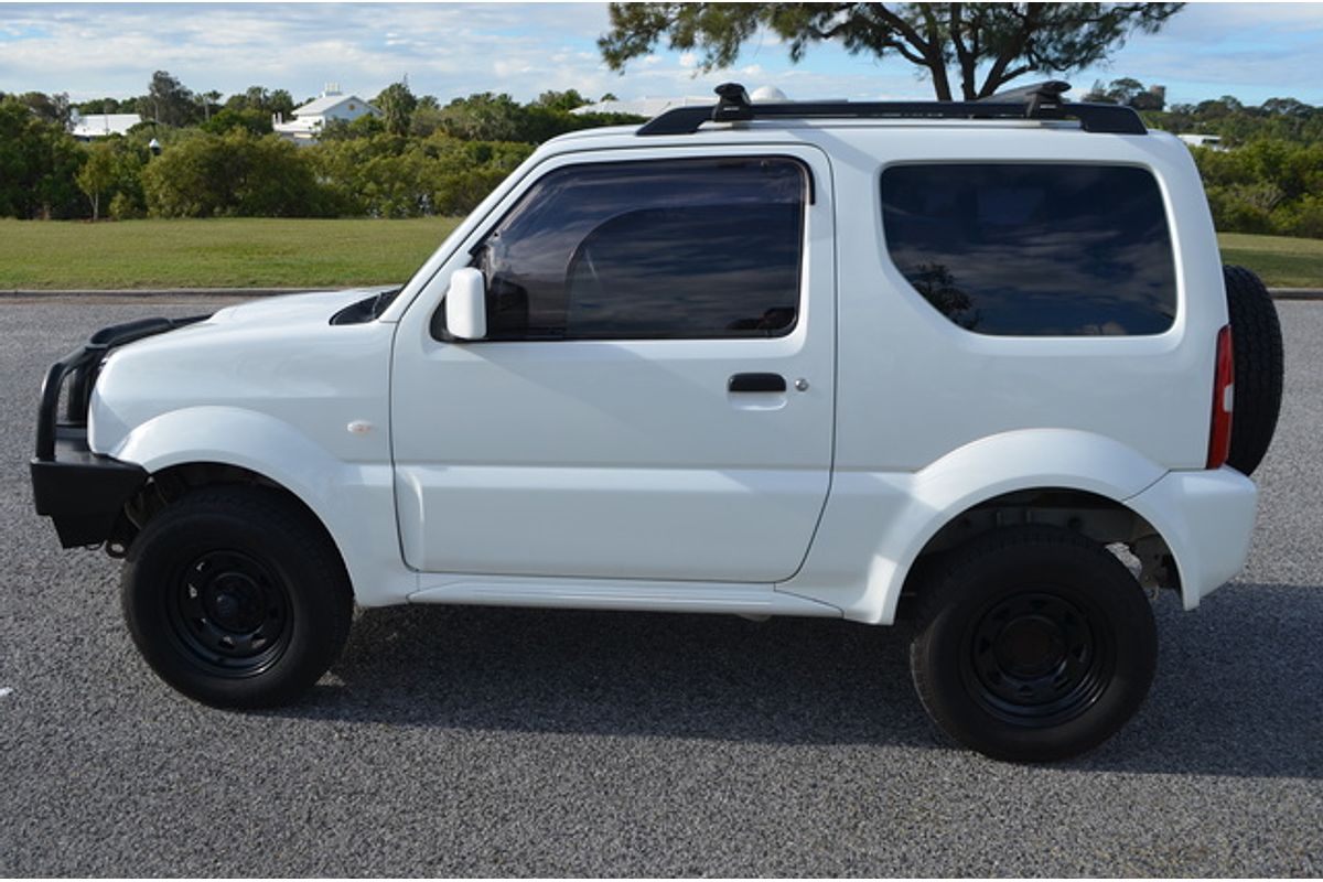 2015 Suzuki Jimny Sierra SN413 T6