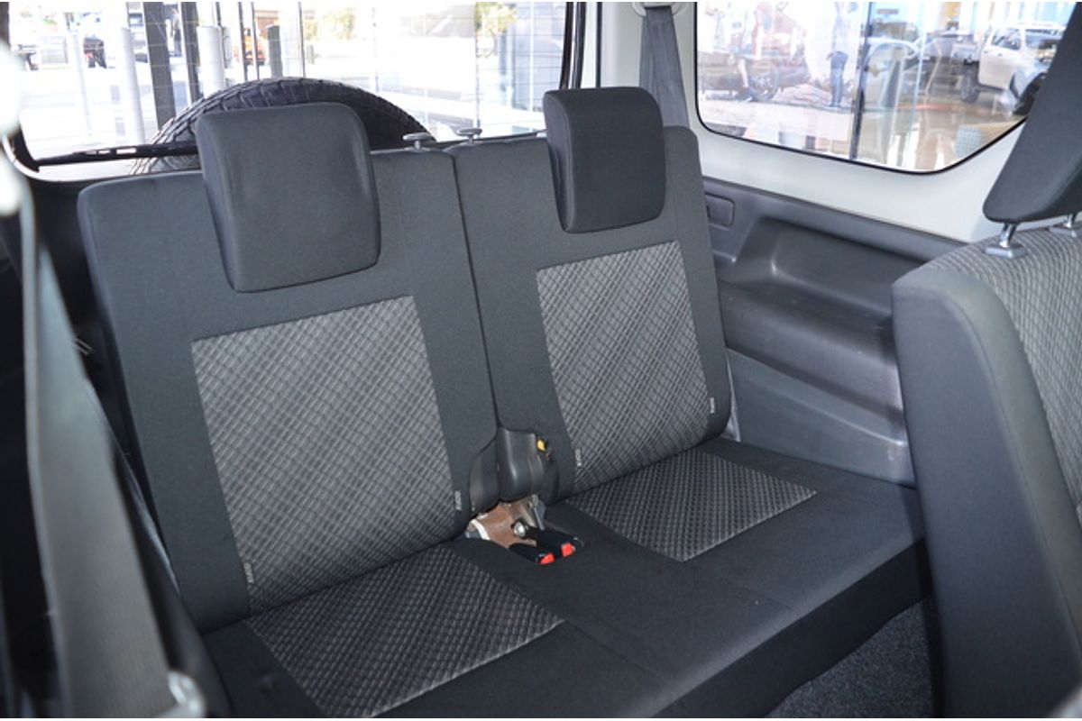 2015 Suzuki Jimny Sierra SN413 T6