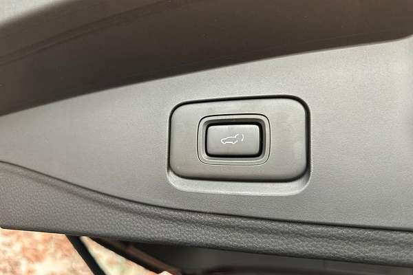 2024 Isuzu MU-X LS-U