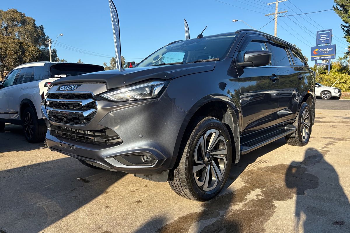 2022 Isuzu MU-X LS-T