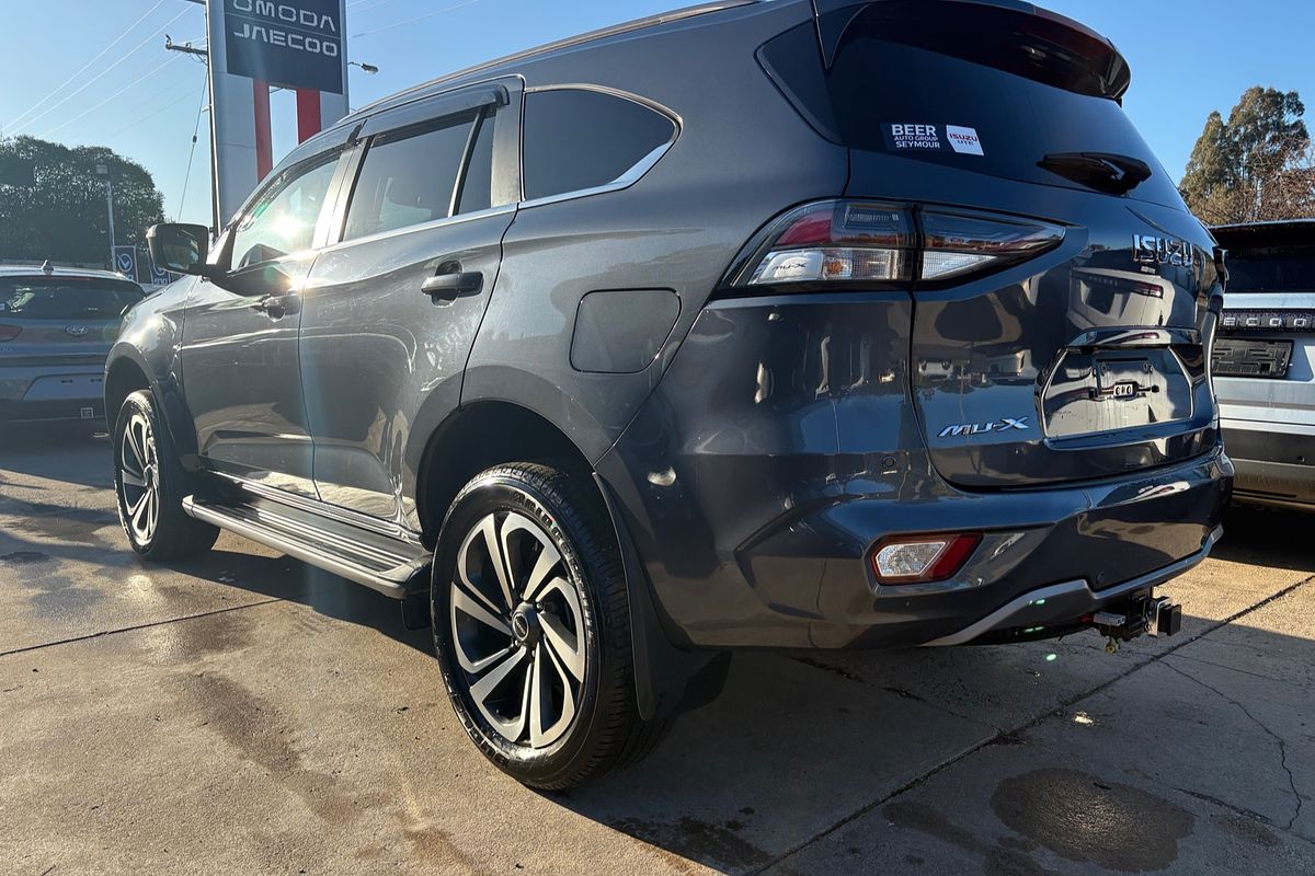2022 Isuzu MU-X LS-T