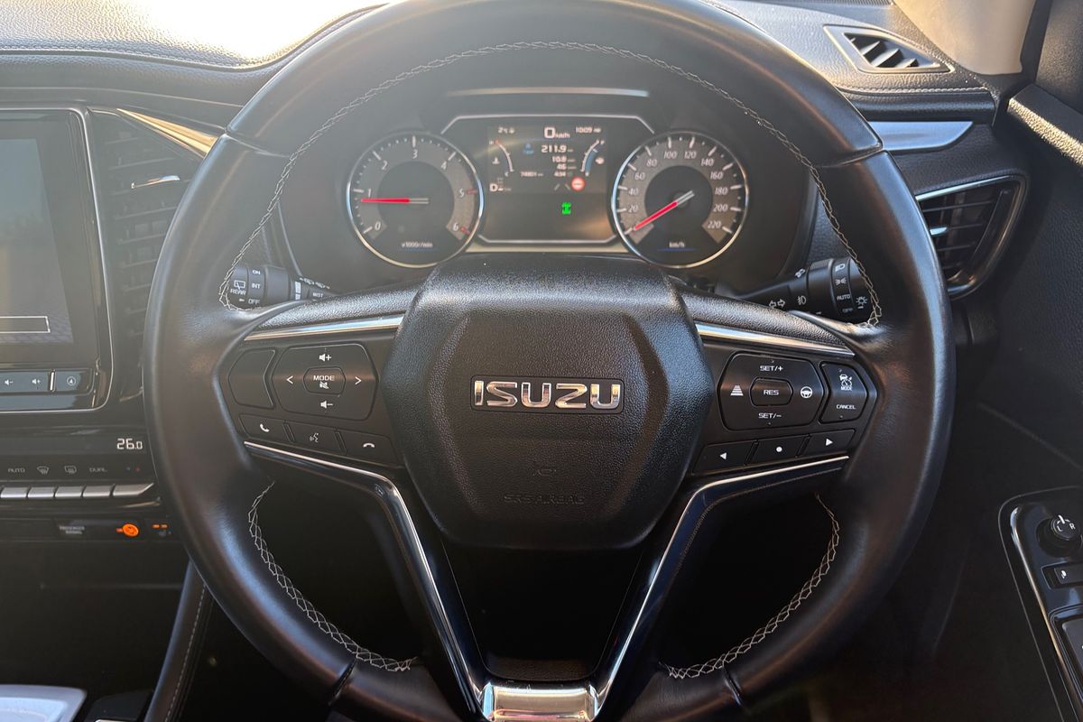 2022 Isuzu MU-X LS-T