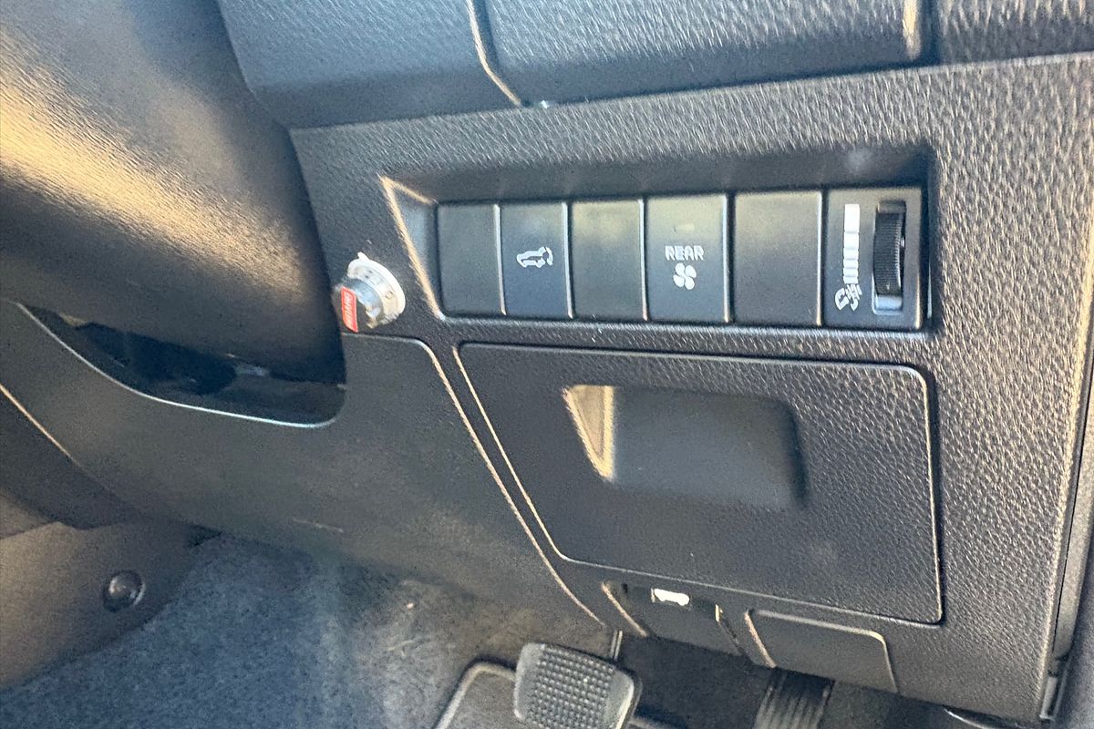 2022 Isuzu MU-X LS-T