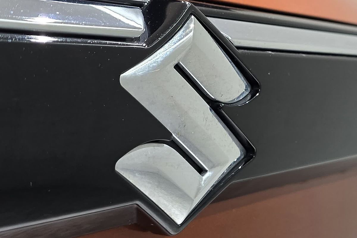 2023 Suzuki S-Cross JYB
