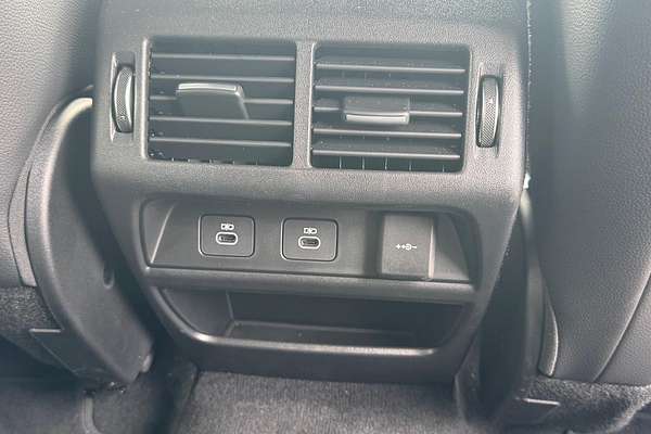 2024 Land Rover Discovery Sport P250 Dynamic SE L550