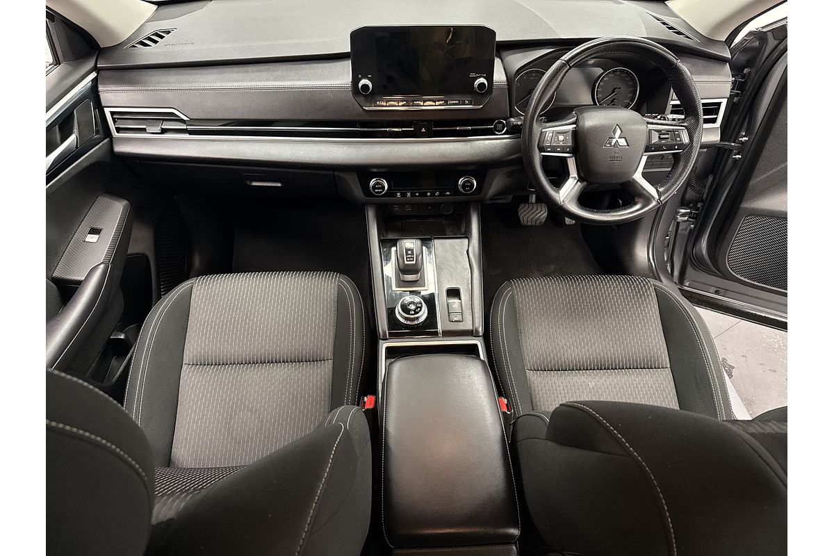 2022 Mitsubishi Outlander LS ZM