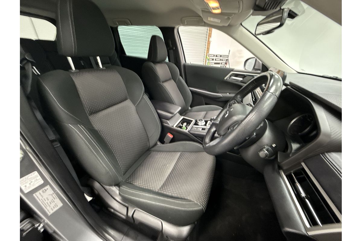2022 Mitsubishi Outlander LS ZM