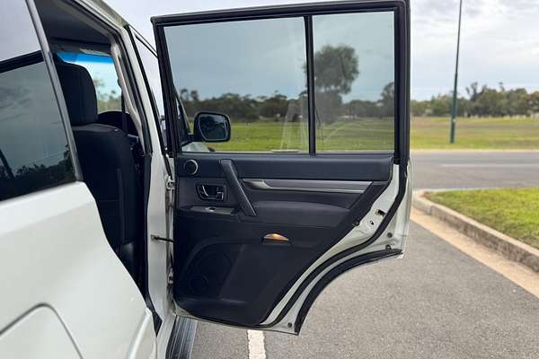 2011 Mitsubishi Pajero Platinum NT