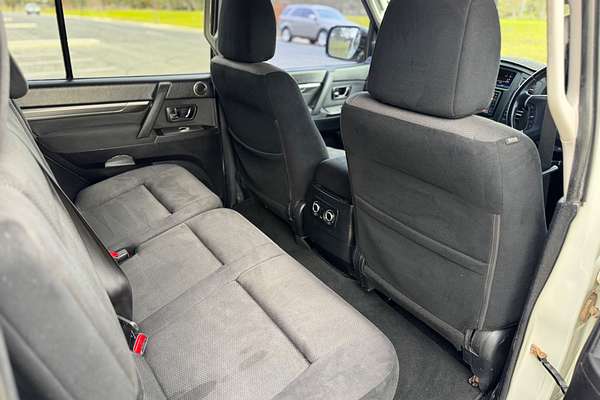 2011 Mitsubishi Pajero Platinum NT