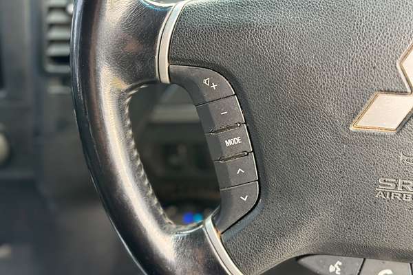 2011 Mitsubishi Pajero Platinum NT