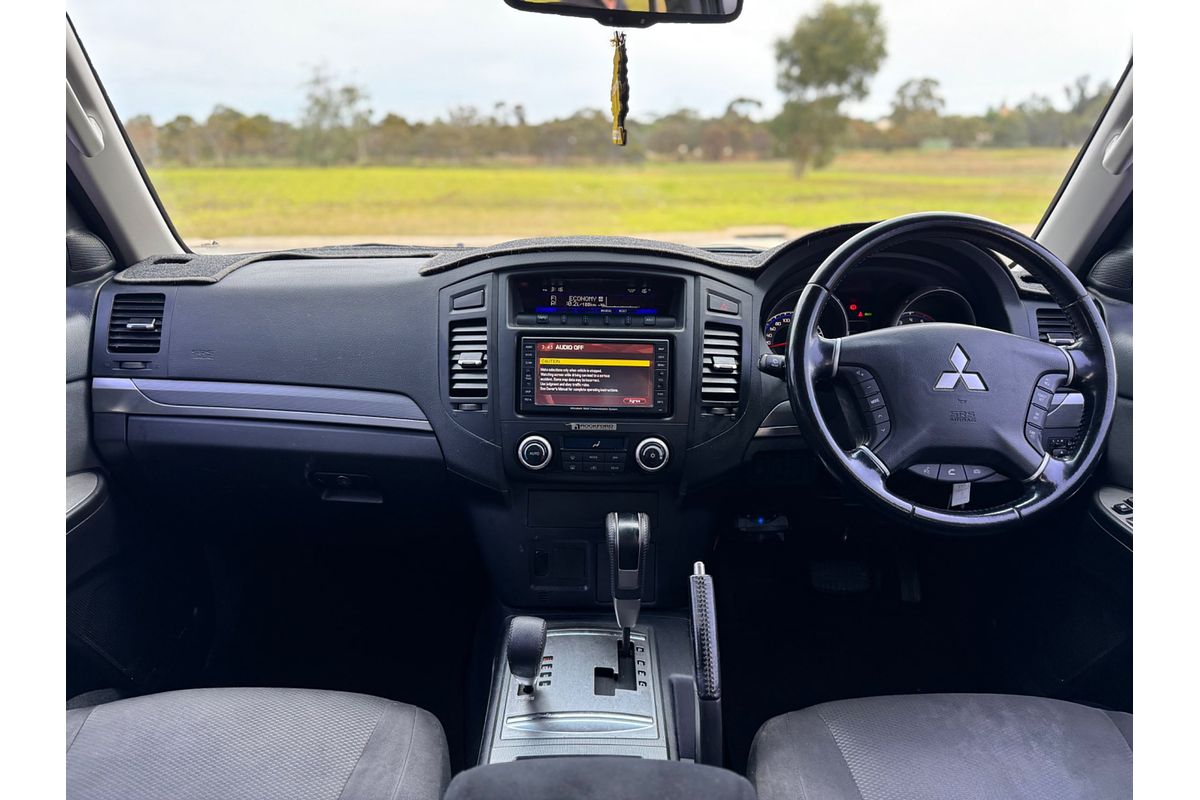 2011 Mitsubishi Pajero Platinum NT