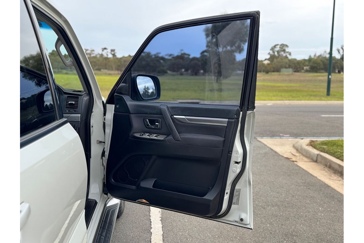 2011 Mitsubishi Pajero Platinum NT