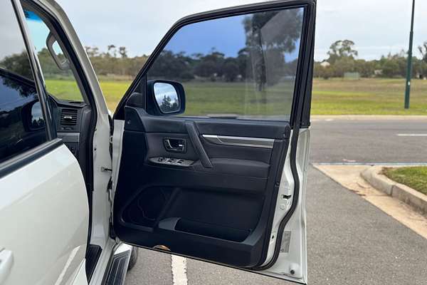 2011 Mitsubishi Pajero Platinum NT