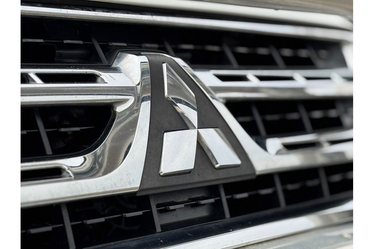 2011 Mitsubishi Pajero Platinum NT