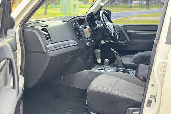 2011 Mitsubishi Pajero Platinum NT
