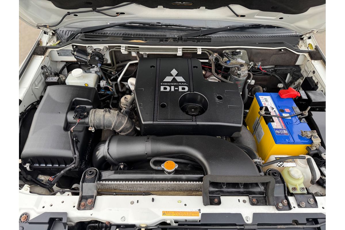 2011 Mitsubishi Pajero Platinum NT