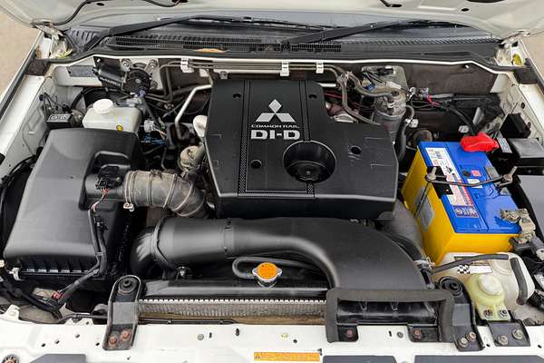 2011 Mitsubishi Pajero Platinum NT