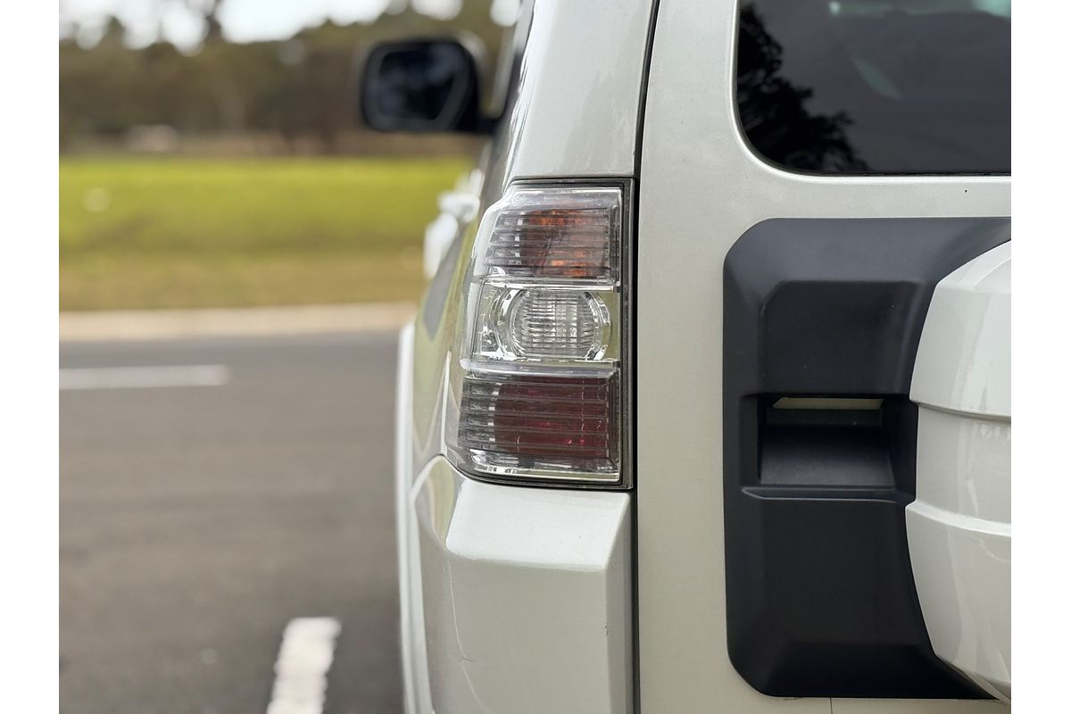 2011 Mitsubishi Pajero Platinum NT