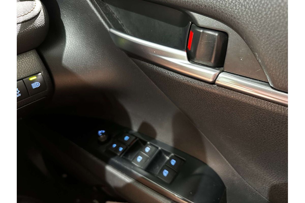 2020 Toyota Camry Ascent Sport AXVH71R