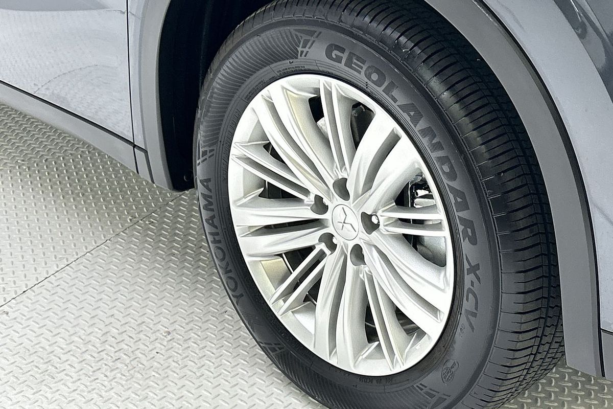 2024 Mitsubishi Outlander LS ZM