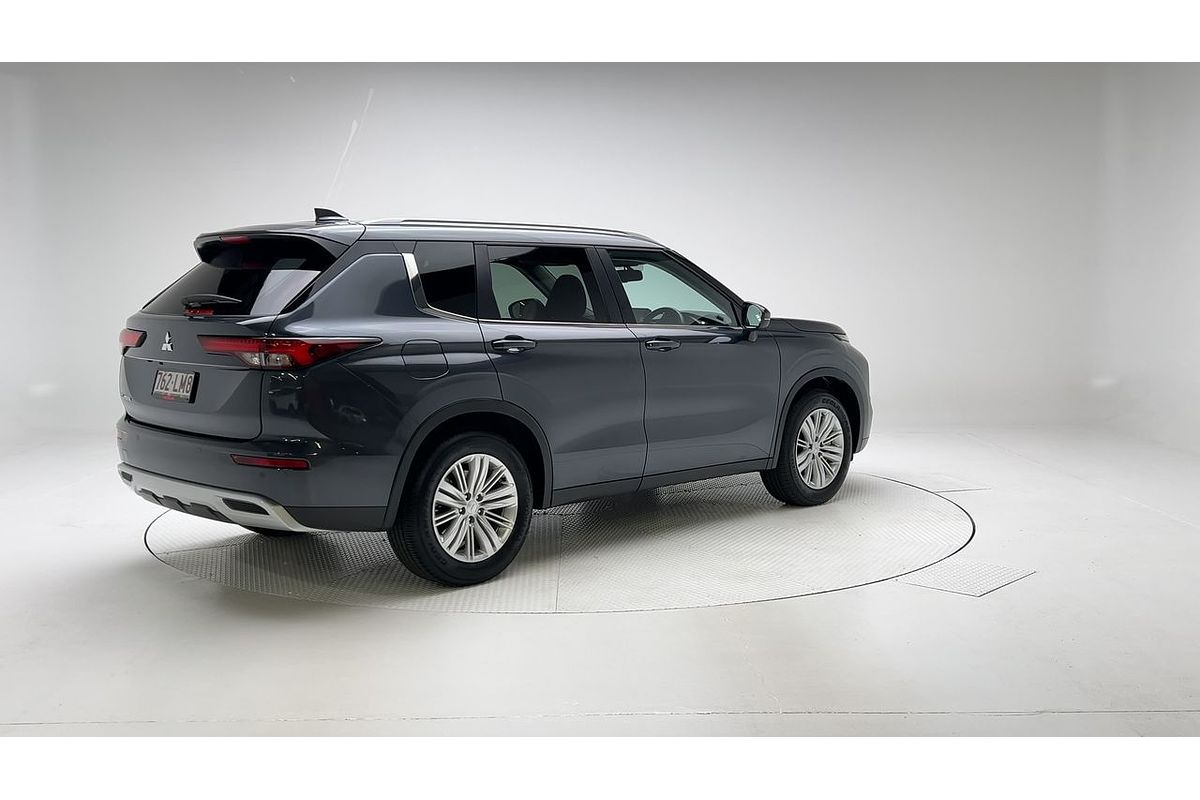 2024 Mitsubishi Outlander LS ZM