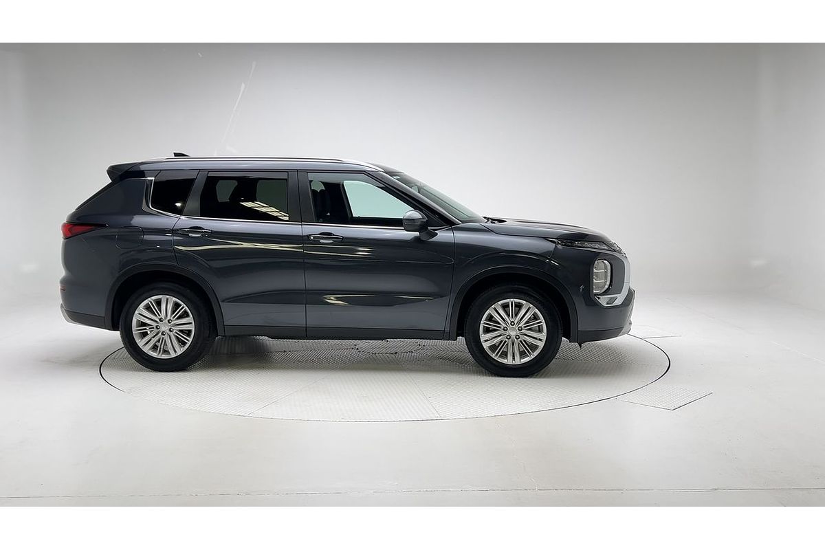 2024 Mitsubishi Outlander LS ZM