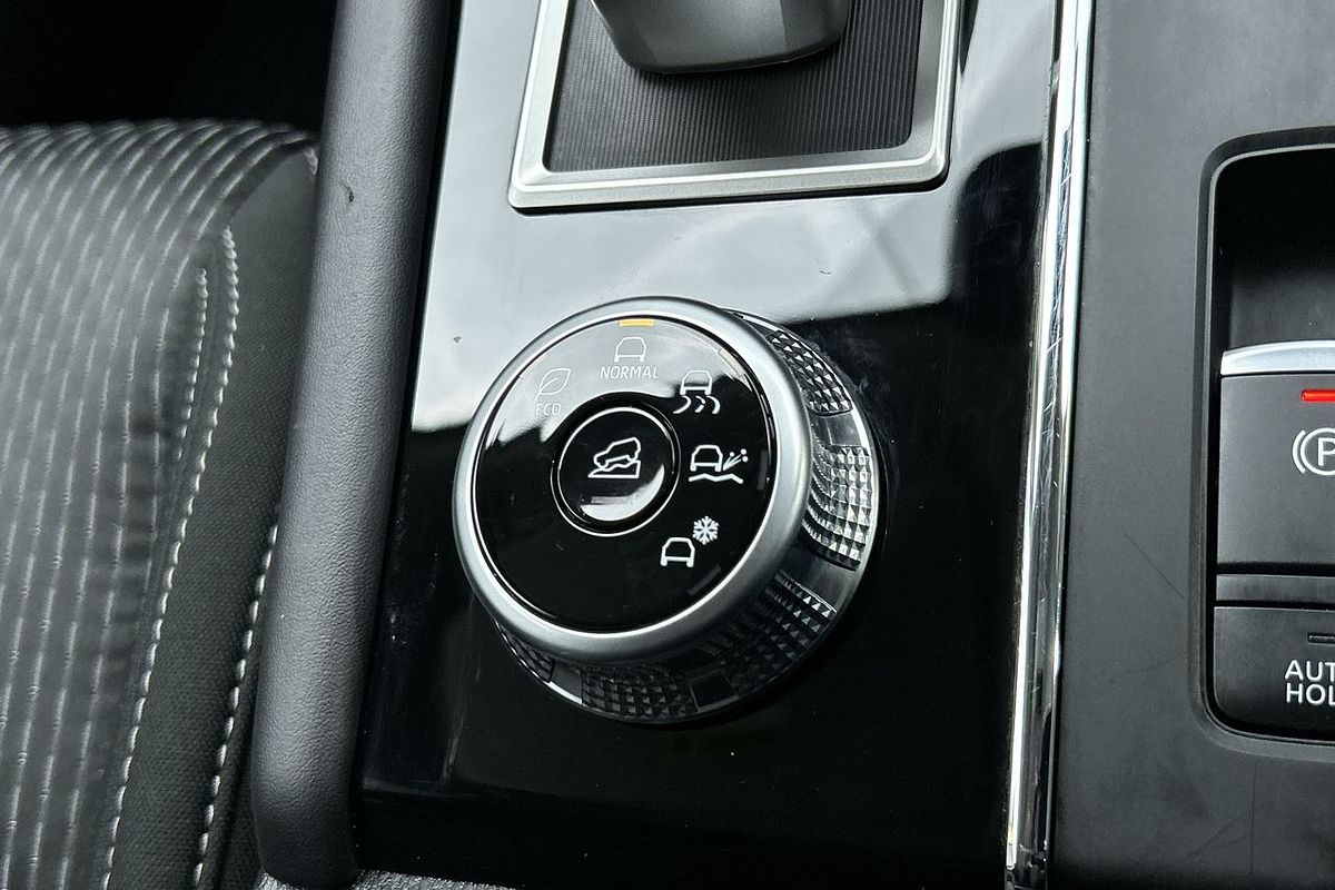 2024 Mitsubishi Outlander LS ZM