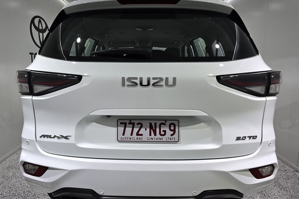 2021 Isuzu MU-X MU-X LS-M (4x2) UJOR101