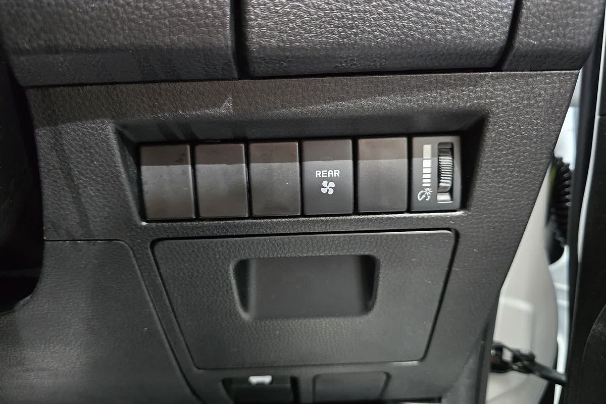 2021 Isuzu MU-X MU-X LS-M (4x2) UJOR101