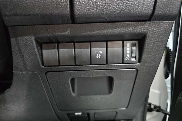 2021 Isuzu MU-X MU-X LS-M (4x2) UJOR101