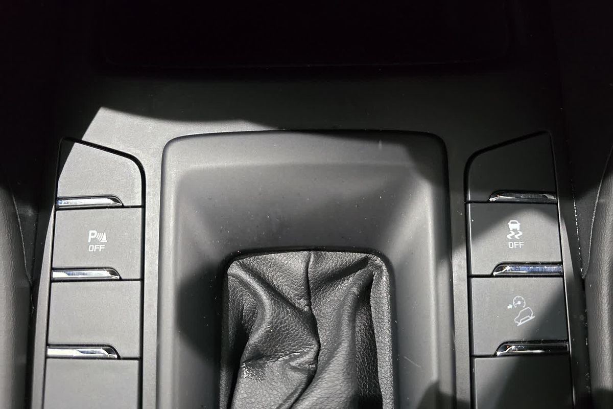2021 Isuzu MU-X MU-X LS-M (4x2) UJOR101