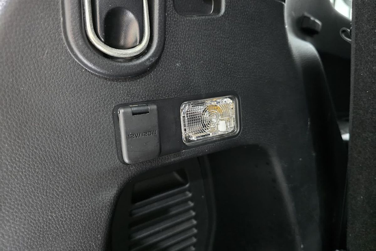2021 Isuzu MU-X MU-X LS-M (4x2) UJOR101