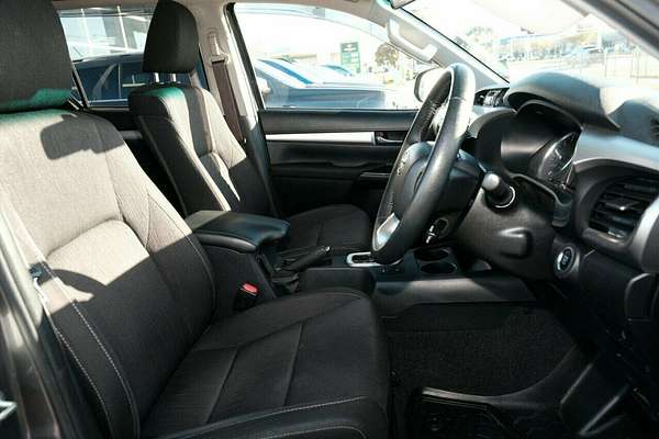 2022 Toyota Hilux SR5 GUN126R 4X4