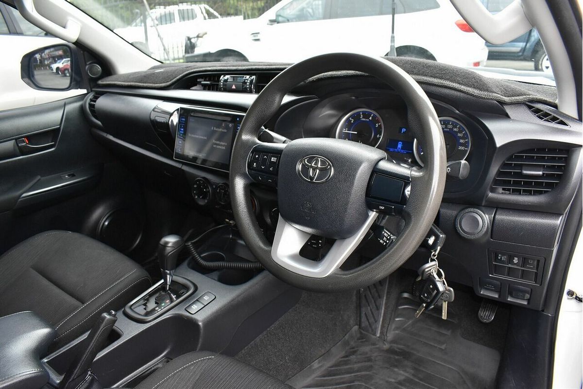 2017 Toyota Hilux SR GUN126R 4X4