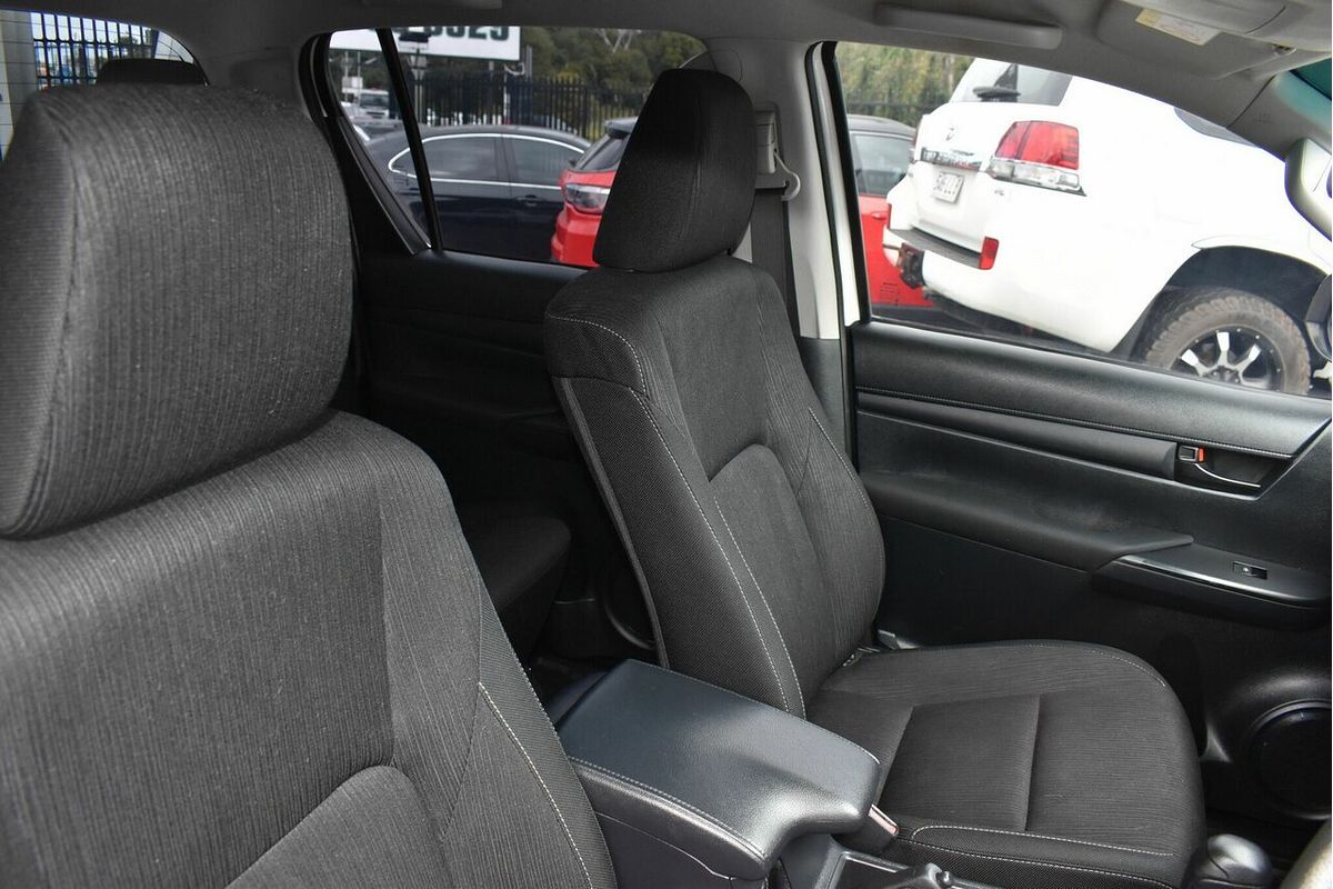 2017 Toyota Hilux SR GUN126R 4X4